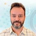 André